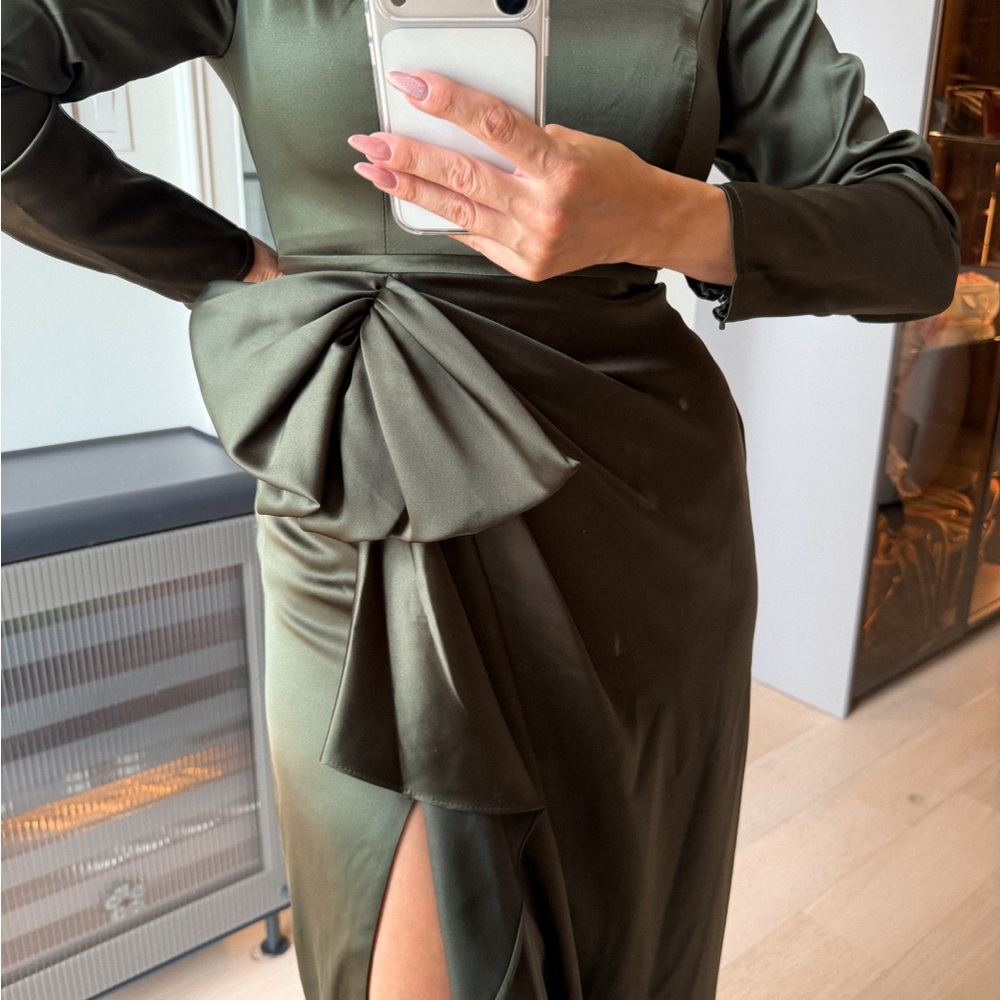 Mac Duggal Dark Green Long Sleeve Satin Dress Sz 6US - Picture 2 of 10